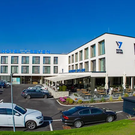 Hotel Seven 4*
