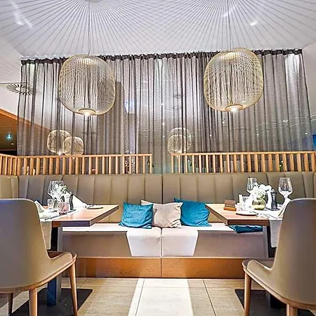 Hotel Seven 4*