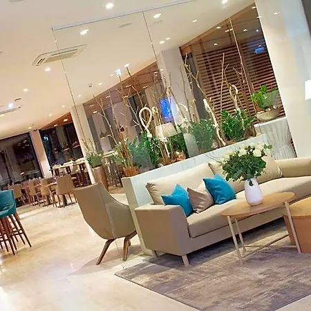 Seven Hotel