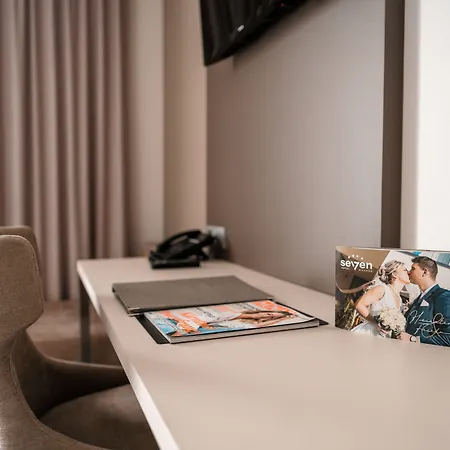 Hotel Seven 4*