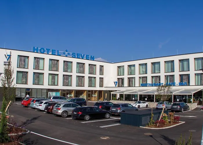 Hotel Seven